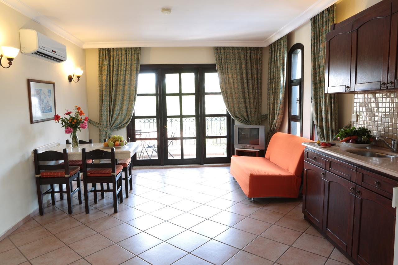 Apart Otel Club Turquoise 3*